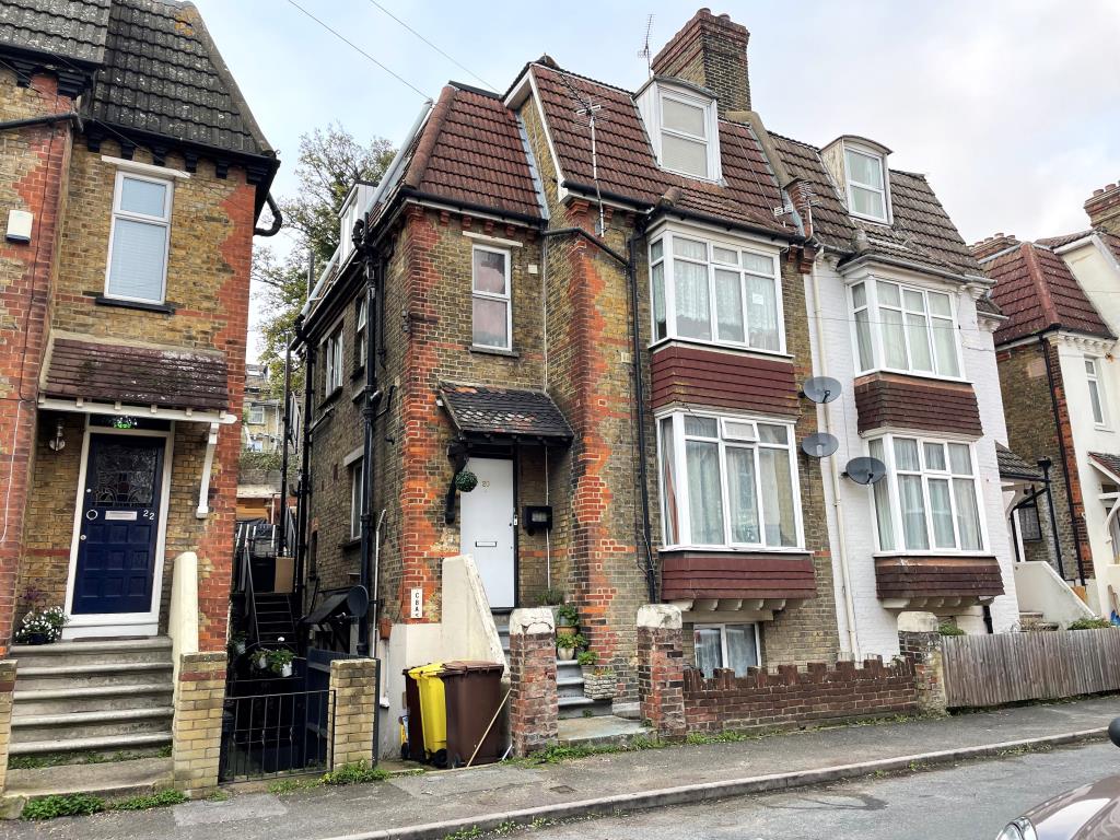 Lot: 83 - FREEHOLD BLOCK COMPRISING FOUR SELF-CONTAINED FLATS -